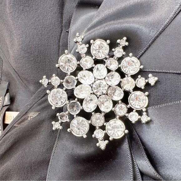 BCBGMAXAZRIA Flowy Waterfall Chiffon Cocktail Dress with Front Crystal Bow Sz 12 - Picture 6 of 13